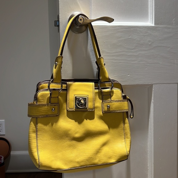 Yellow leather banana republic small shoulder bag - Picture 2 of 10